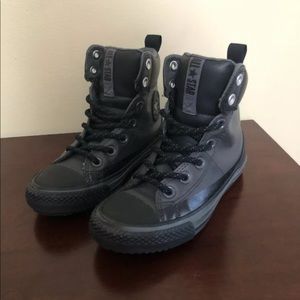 Converse toddler boots size 1
